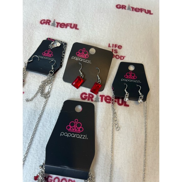 NWT Paparazzi Red and Silver necklace bracelet and earring set - Picture 4 of 4